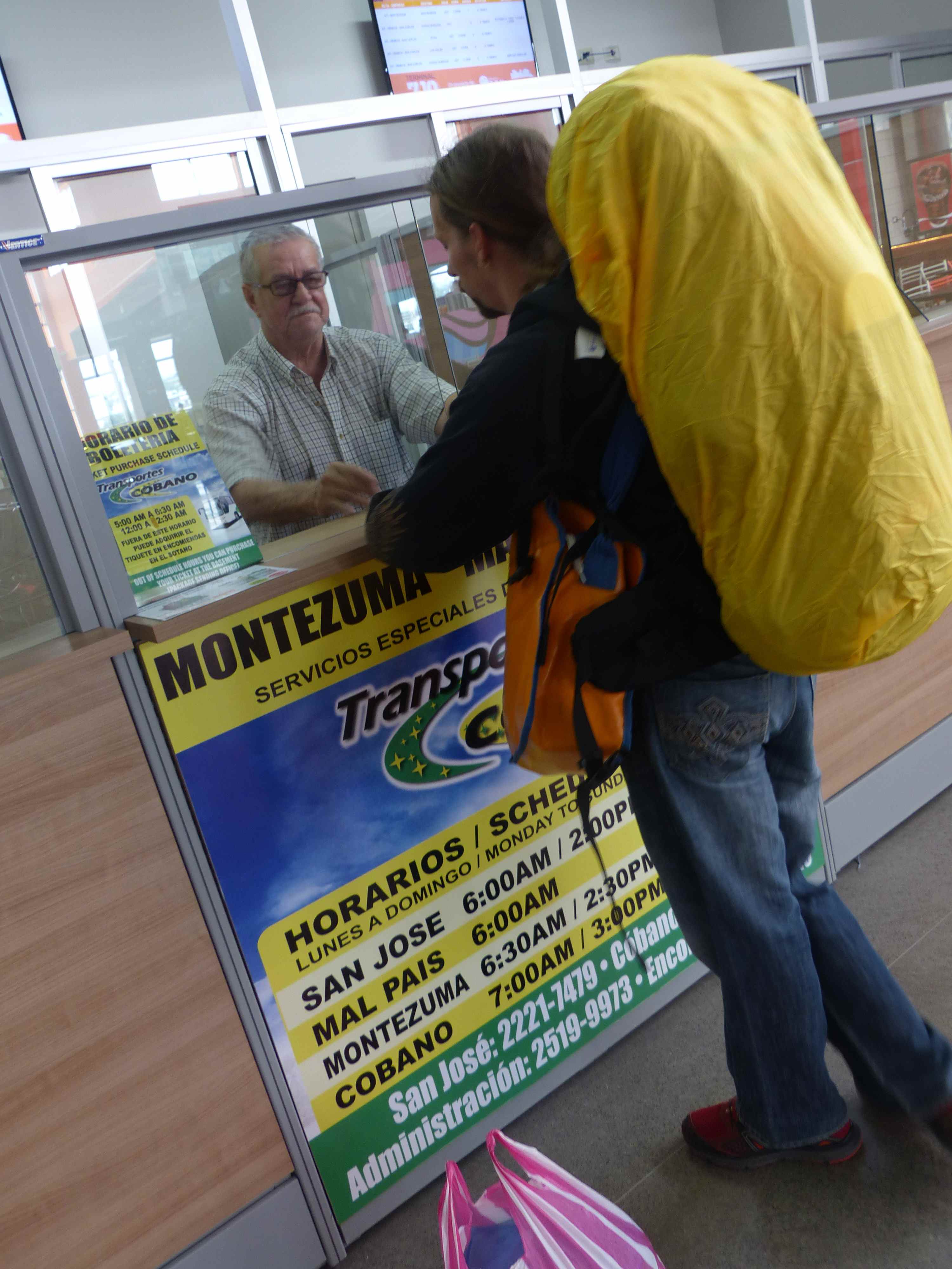 Buy your direct bus ticket to Montezuma!